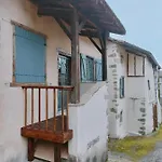 Chateau-une - A Beautiful Historic Medieval Rental. كونفولين