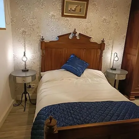 Chateau-une - A Beautiful Historic Medieval Rental. * Confolens