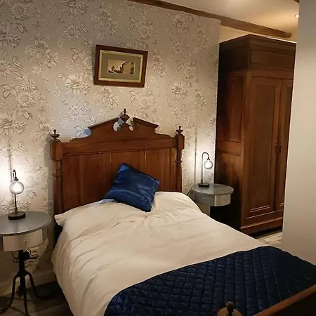 Chateau-une - A Beautiful Historic Medieval Rental. *