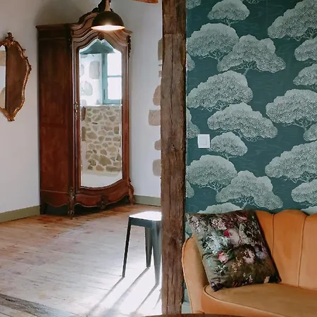 Chateau-une - A Beautiful Historic Medieval Rental. *