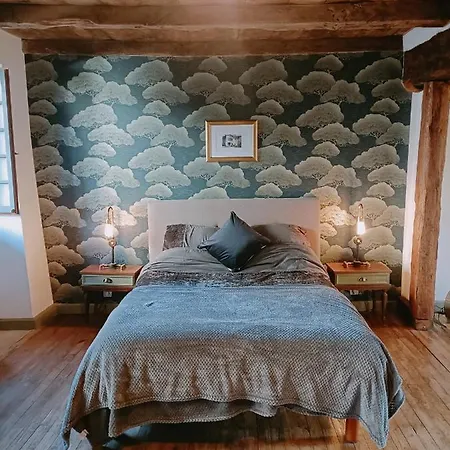 Chateau-une - A Beautiful Historic Medieval Rental. *