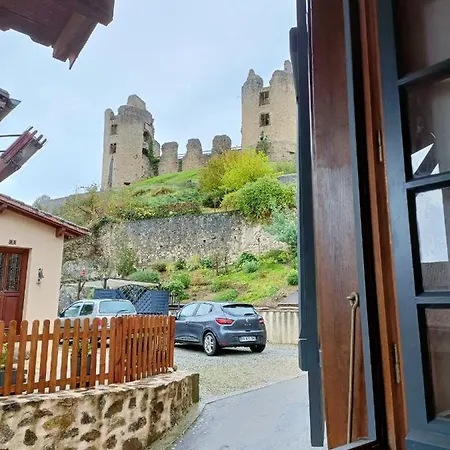 Chateau-une - A Beautiful Historic Medieval Rental. Nyaraló
