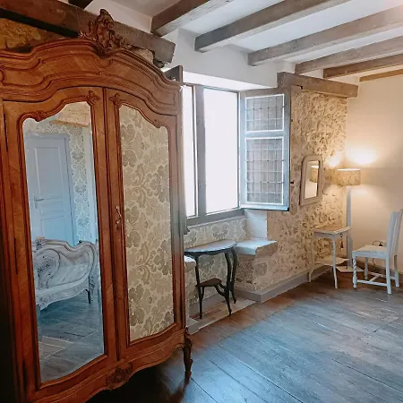 Chateau-une - A Beautiful Historic Medieval Rental.