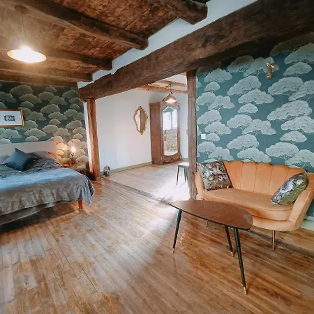 Chateau-une - A Beautiful Historic Medieval Rental. Holiday home