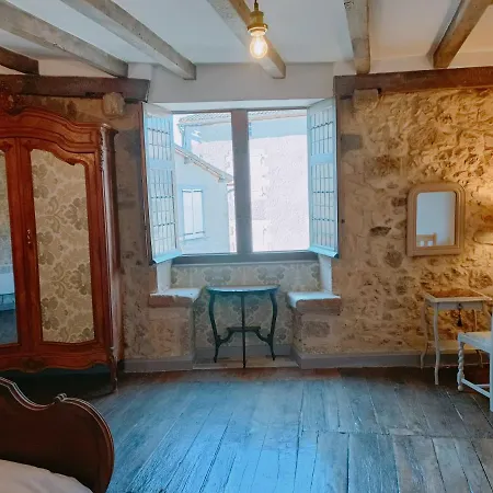 Chateau-une - A Beautiful Historic Medieval Rental.